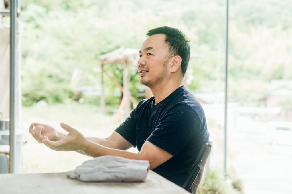入居者紹介 / 陶芸家 -恒枝直豆- - シェアアトリエ 海の校舎 廃校を